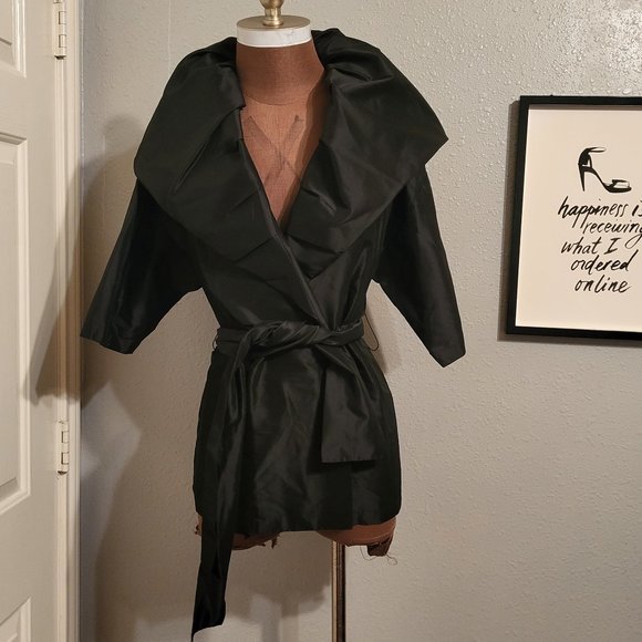 ST. JOHN Evening Dramatic Collar Belted Jacket - Picture 1 of 7